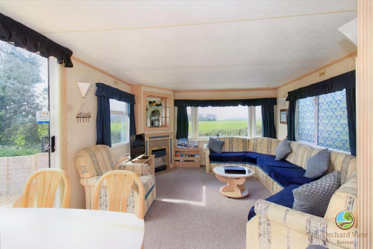 Вилла Orchard View Retreat - Dog Friendly, Enclosed Private Garden With Weather Dependant Hot Tub - Not On A Holiday Park Little Clacton Экстерьер фото