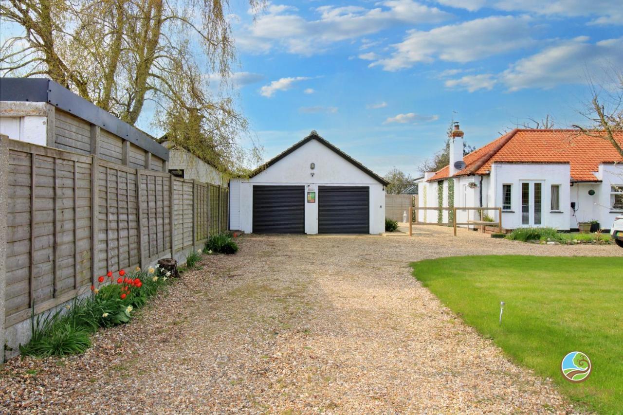 Вилла Orchard View Retreat - Dog Friendly, Enclosed Private Garden With Weather Dependant Hot Tub - Not On A Holiday Park Little Clacton Экстерьер фото
