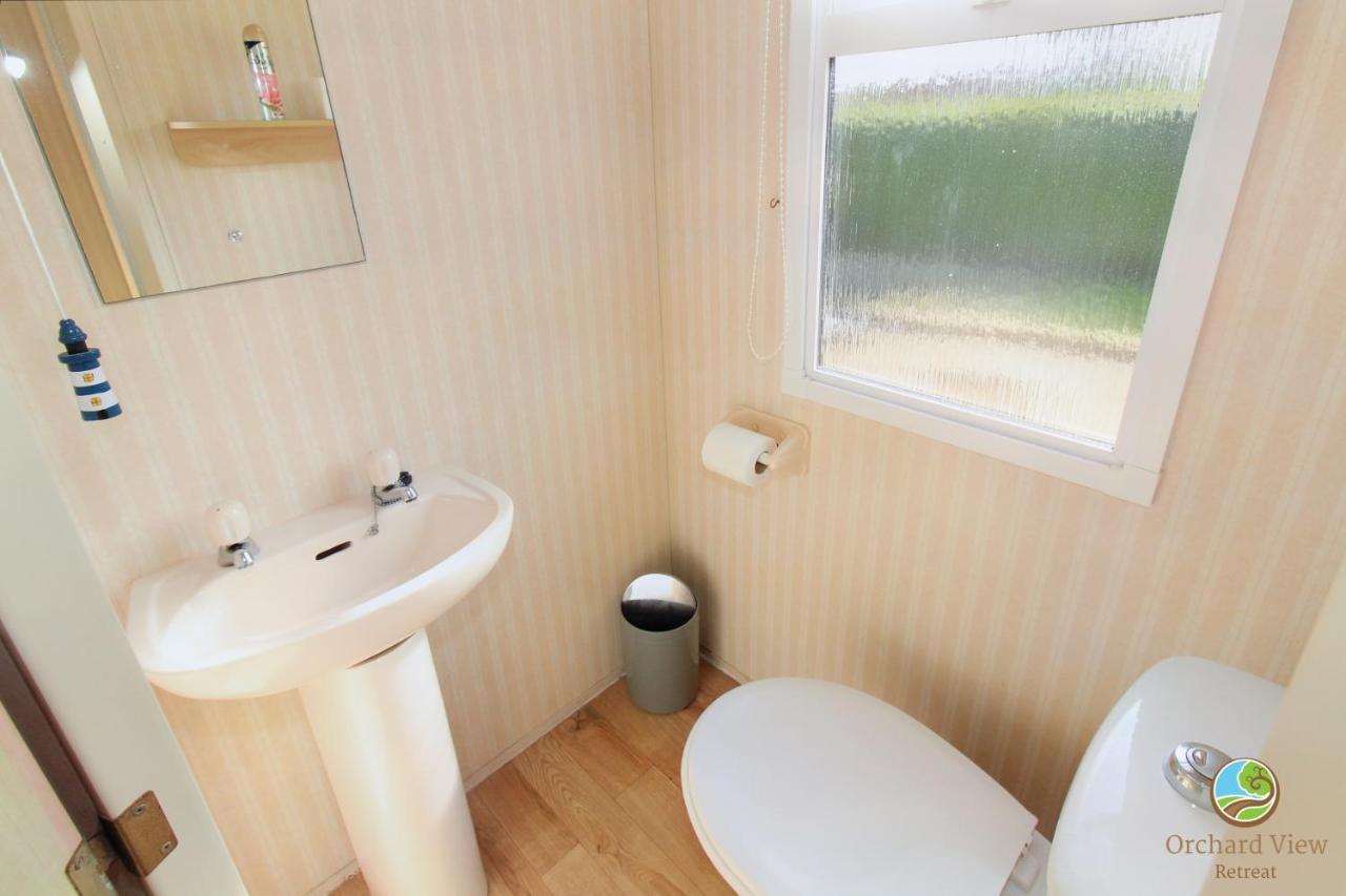Вилла Orchard View Retreat - Dog Friendly, Enclosed Private Garden With Weather Dependant Hot Tub - Not On A Holiday Park Little Clacton Экстерьер фото